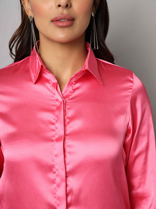 light_pink_satin_shirt_close-up
